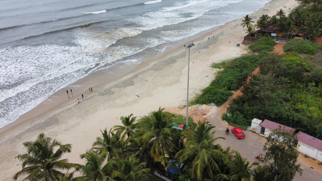 Coastal Suites Apart-Hotel Colva Buitenkant foto